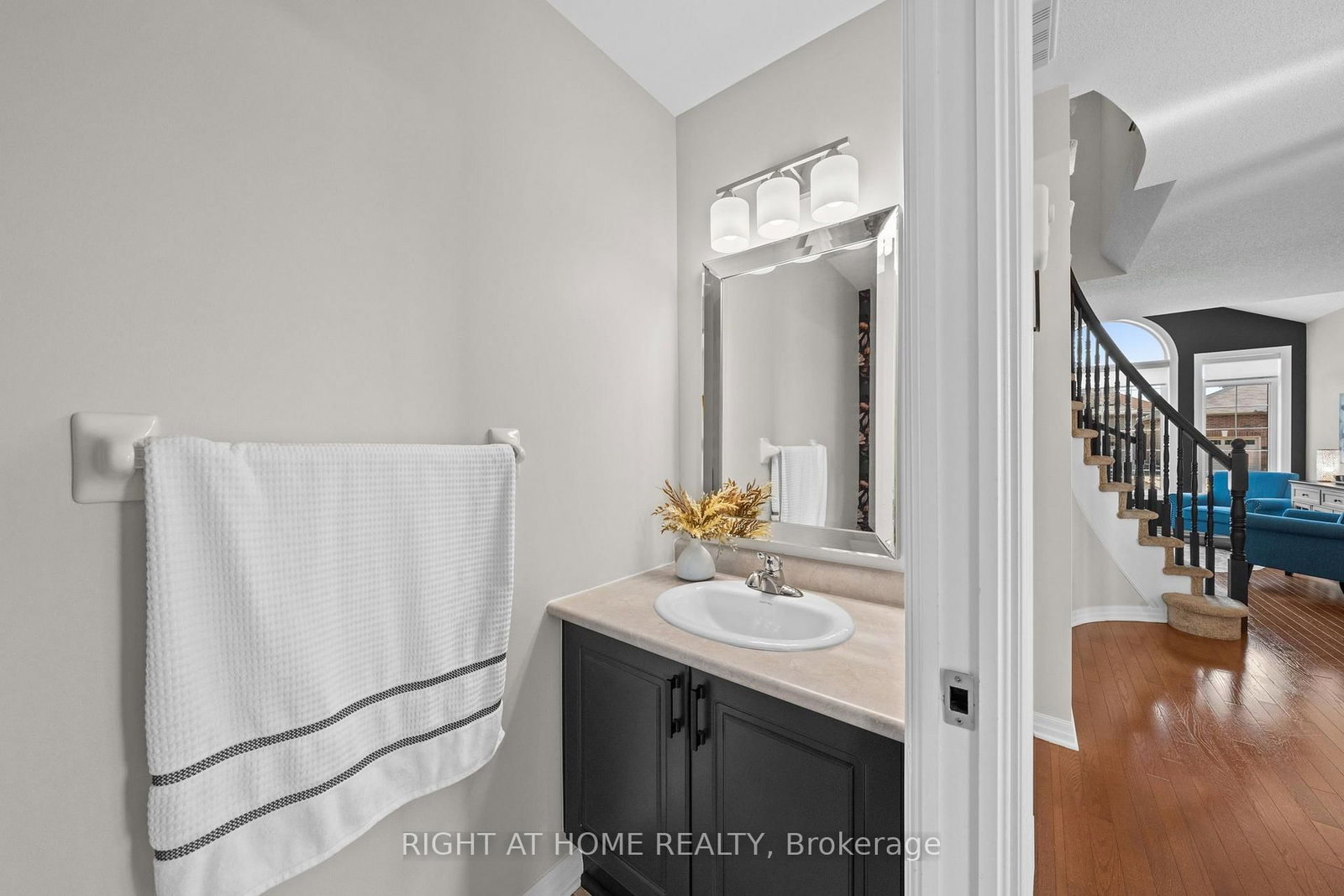 525 PEERLESS Street • Ottawa, ON photo 18