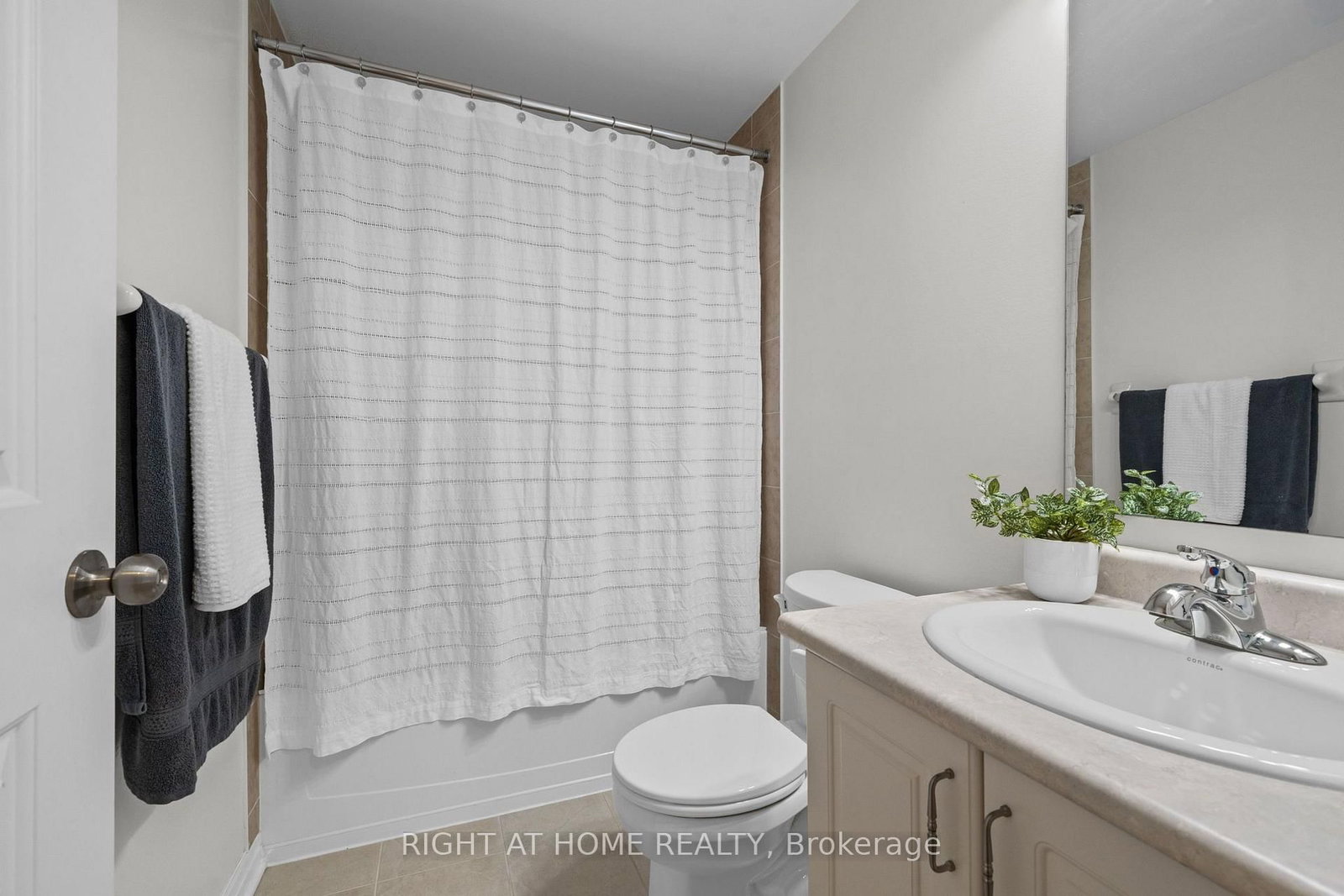 525 PEERLESS Street • Ottawa, ON photo 36