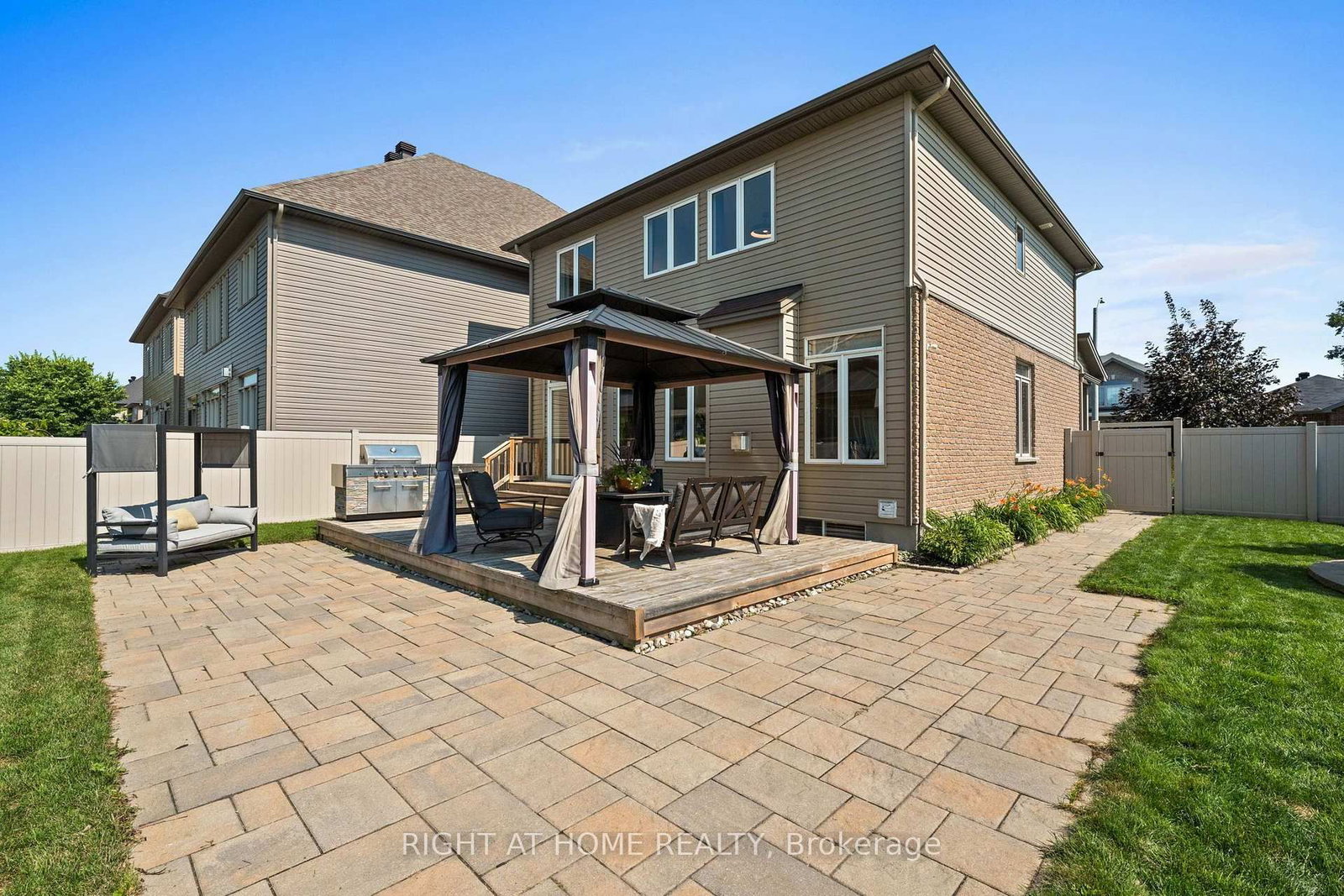 525 PEERLESS Street • Ottawa, ON photo 40