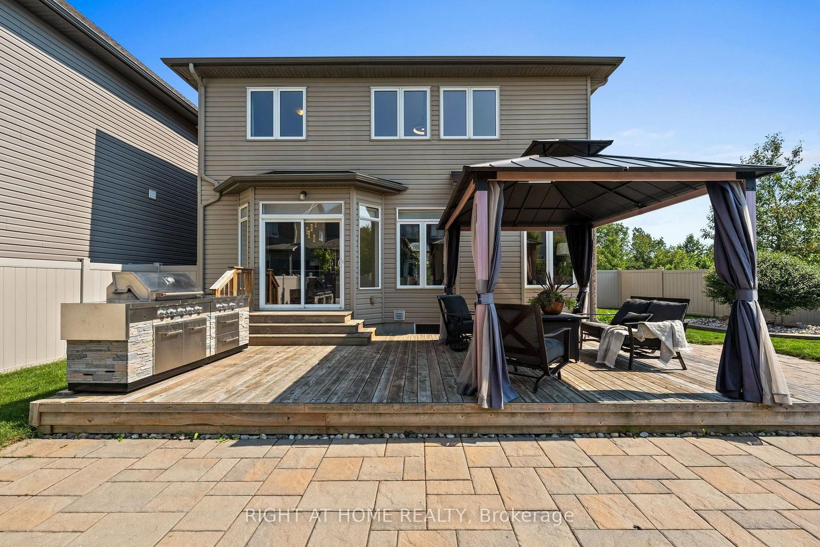525 PEERLESS Street • Ottawa, ON photo 42