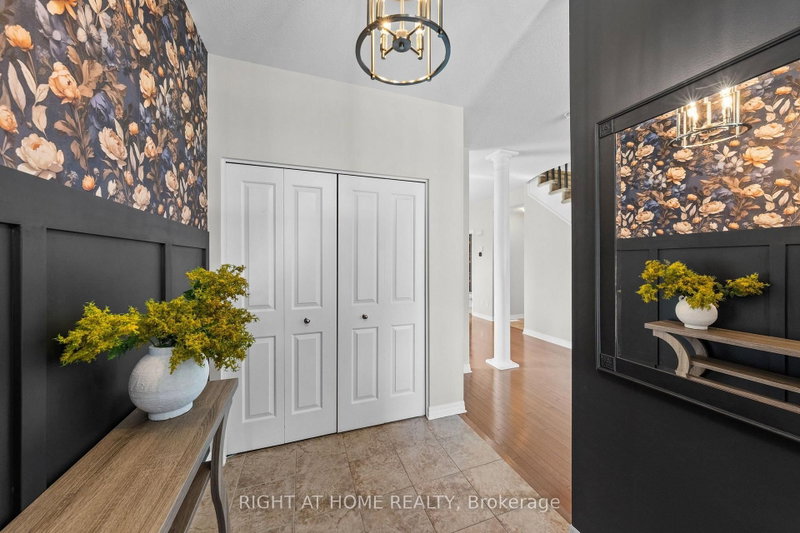 525 PEERLESS St photo 5