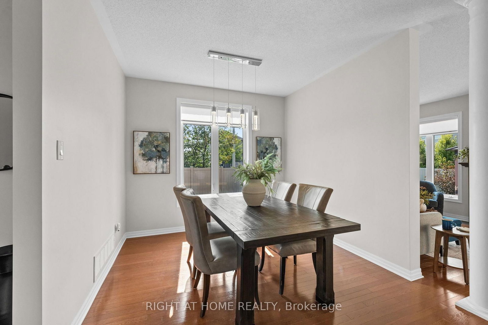 525 PEERLESS Street • Ottawa, ON photo 8
