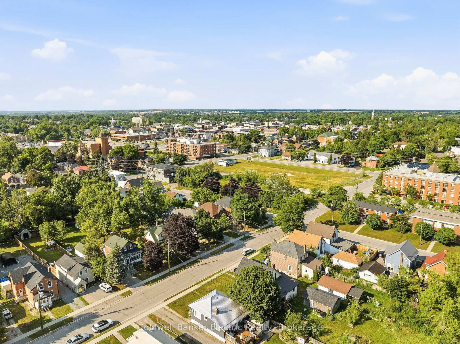 78 Melbourne Street W • Kawartha Lakes, ON photo 2