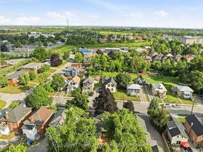 78 Melbourne Street W • Kawartha Lakes, ON photo 3