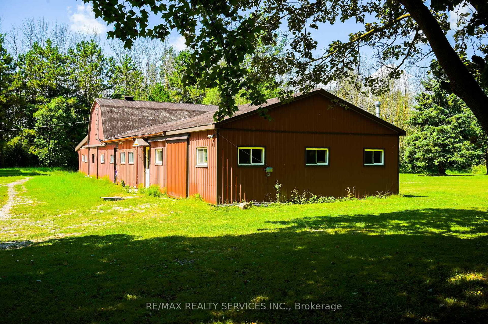 1045 Tremaine Avenue S • North Perth, ON photo 13
