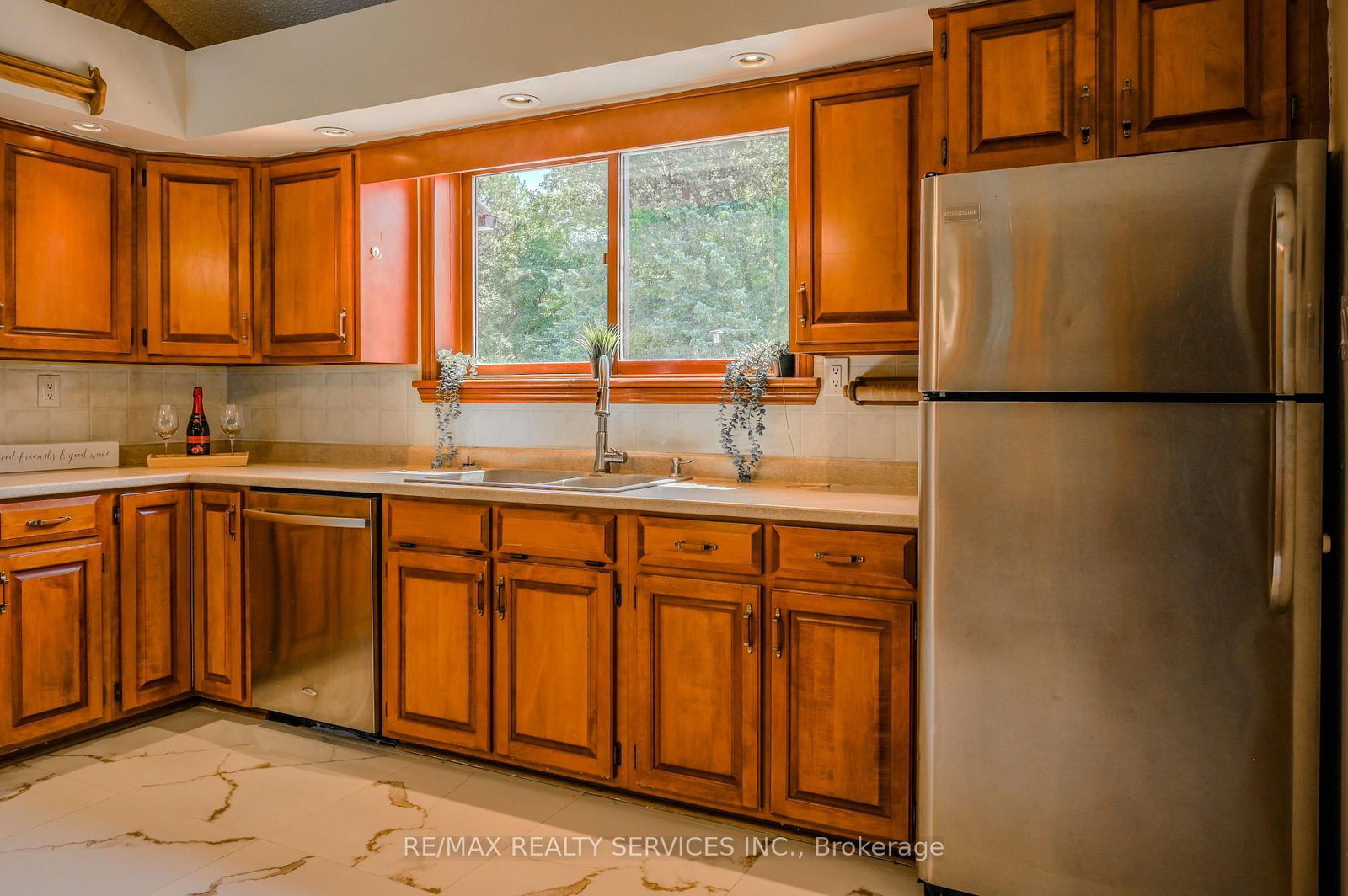 1045 Tremaine Avenue S • North Perth, ON photo 28