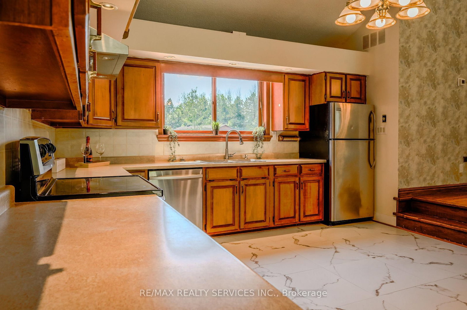 1045 Tremaine Avenue S • North Perth, ON photo 29