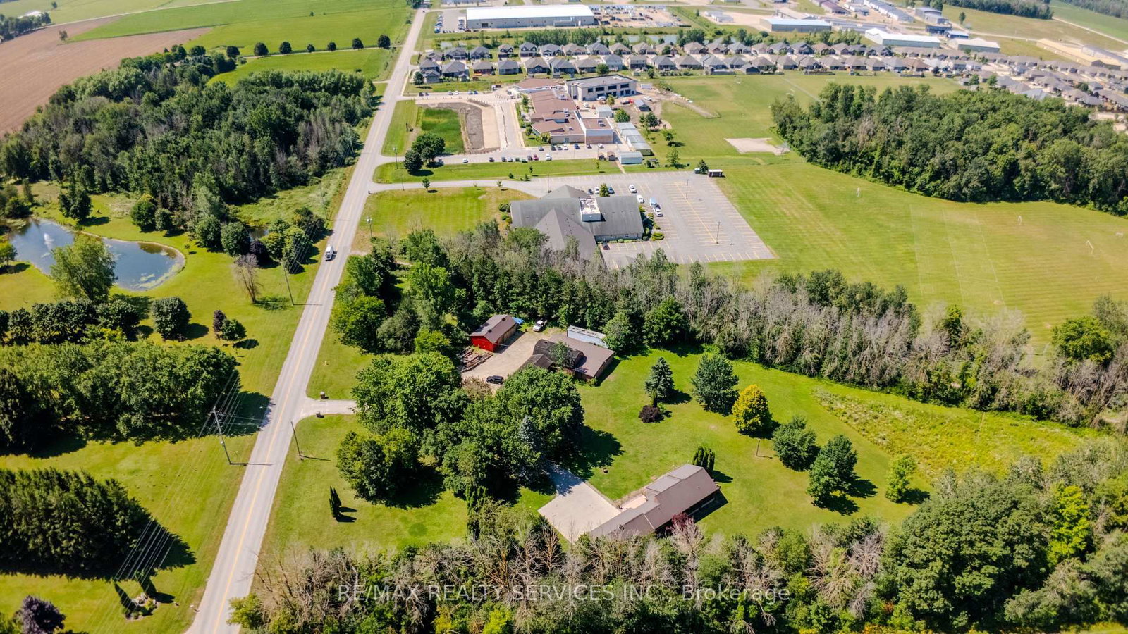 1045 Tremaine Avenue S • North Perth, ON photo 3