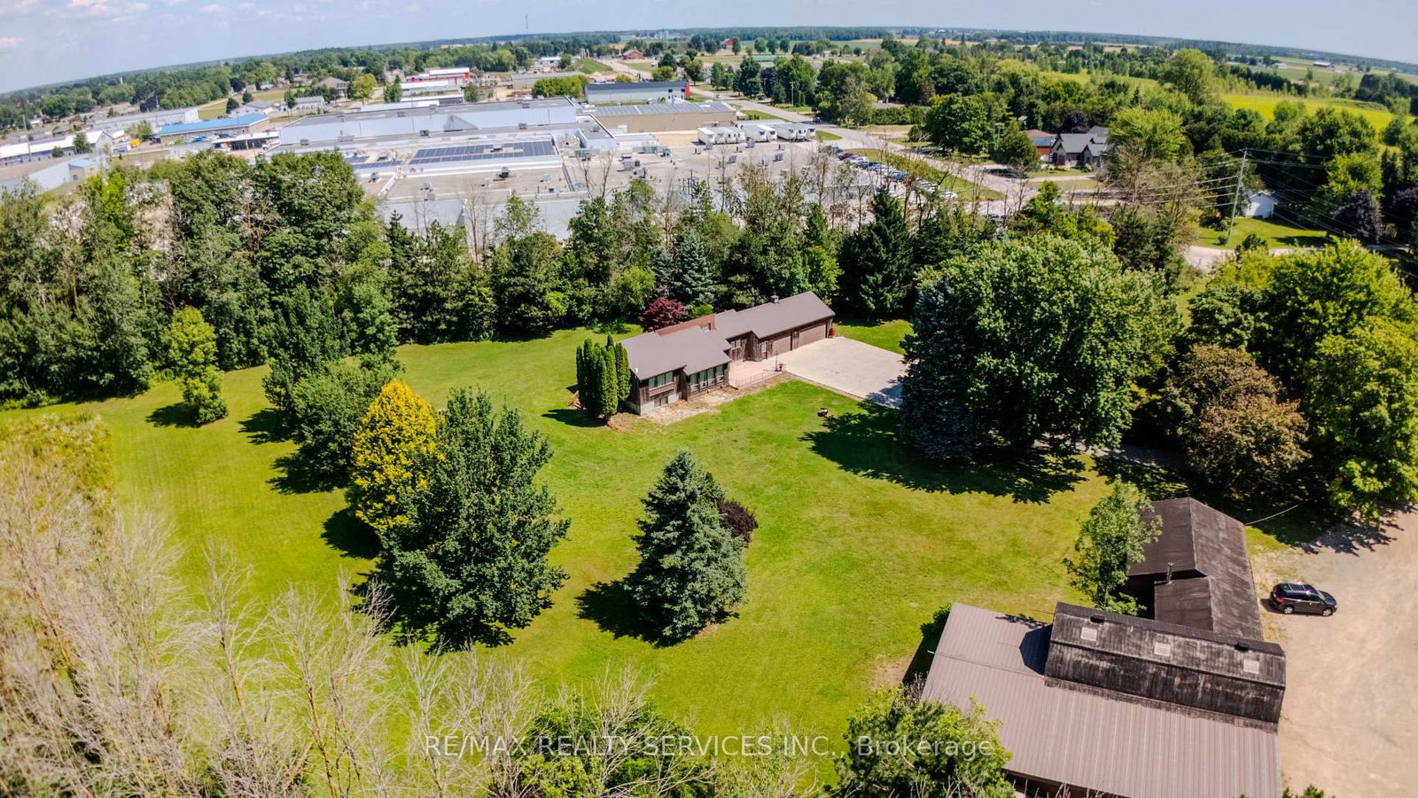1045 Tremaine Avenue S • North Perth, ON photo 5