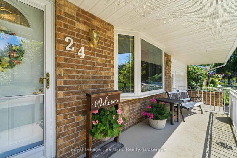 24 Leonard Drive