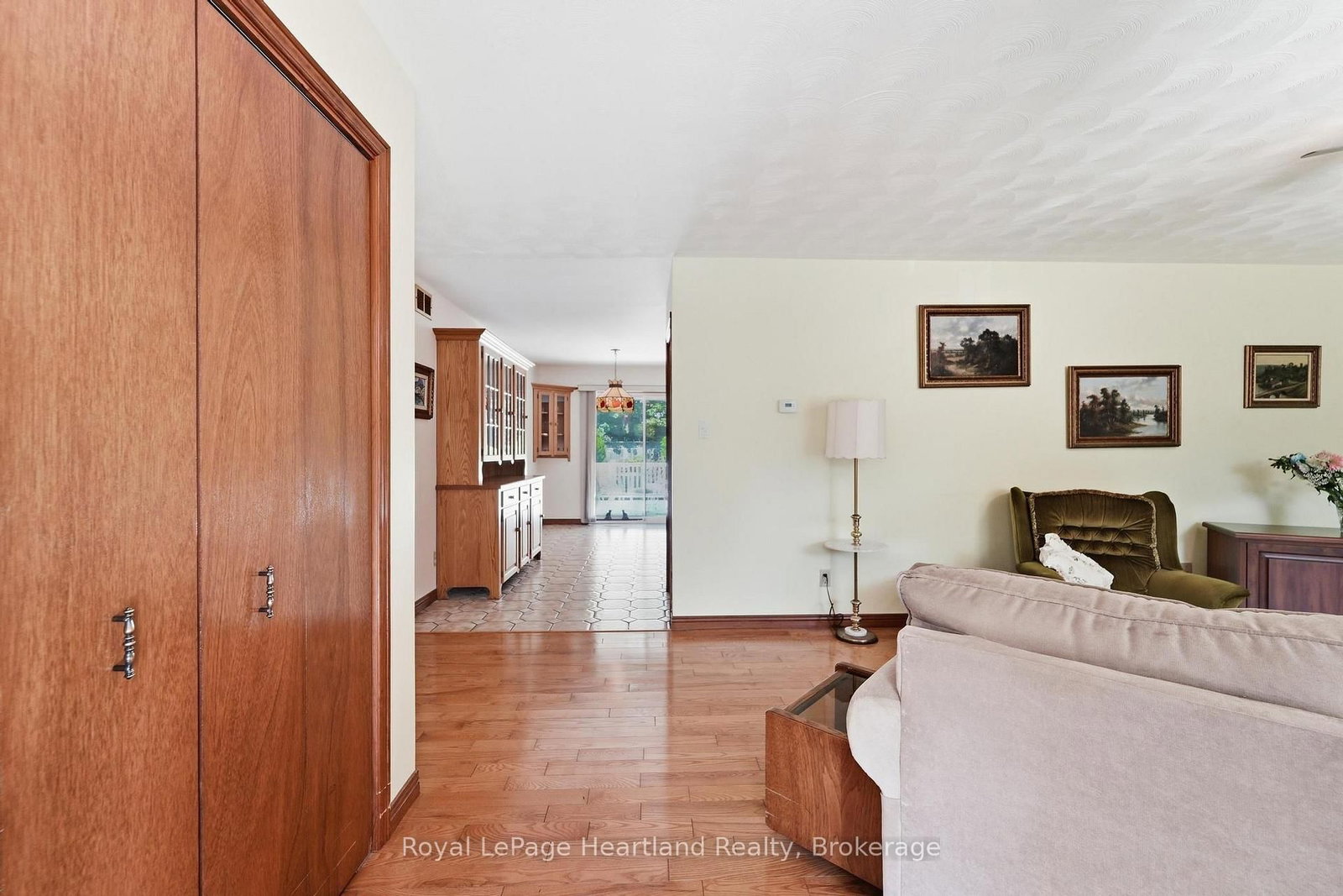 24 Leonard Drive • Goderich, ON photo 4