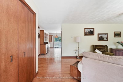 24 Leonard Drive • Goderich, ON photo 4