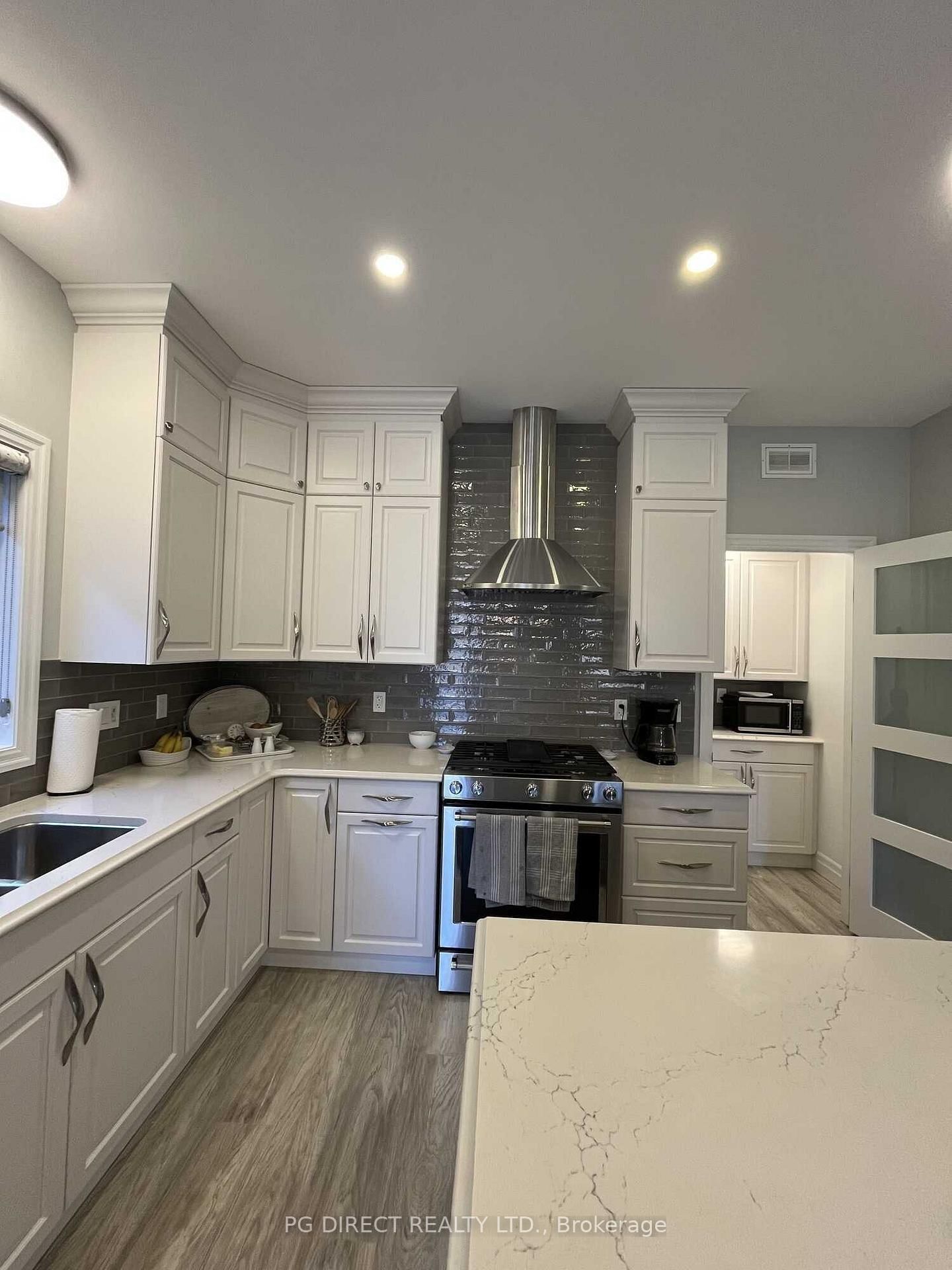 26 Matheos Crescent • Quinte West, ON photo 3