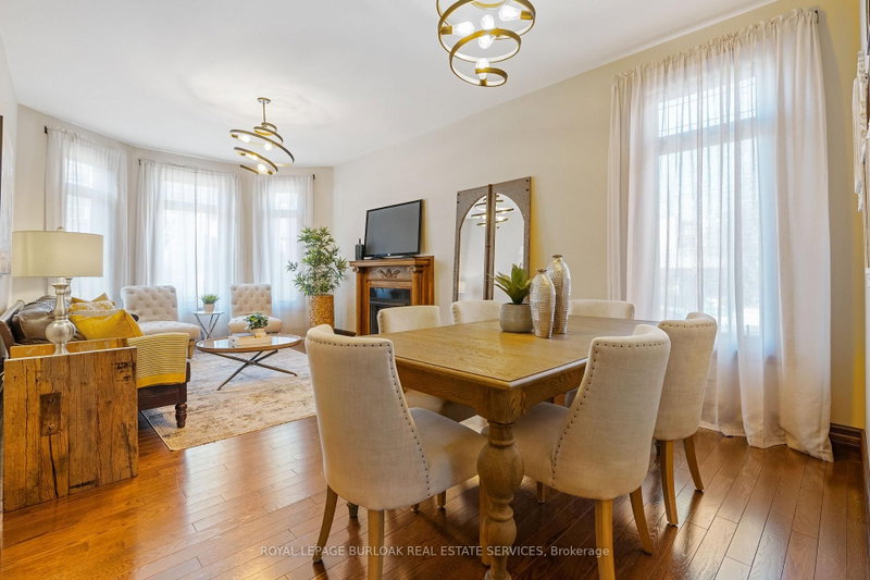 Main Flr - 107 Catharine Street S