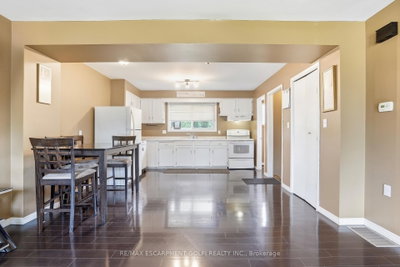 20 Nottingham Court • Welland, ON photo 3