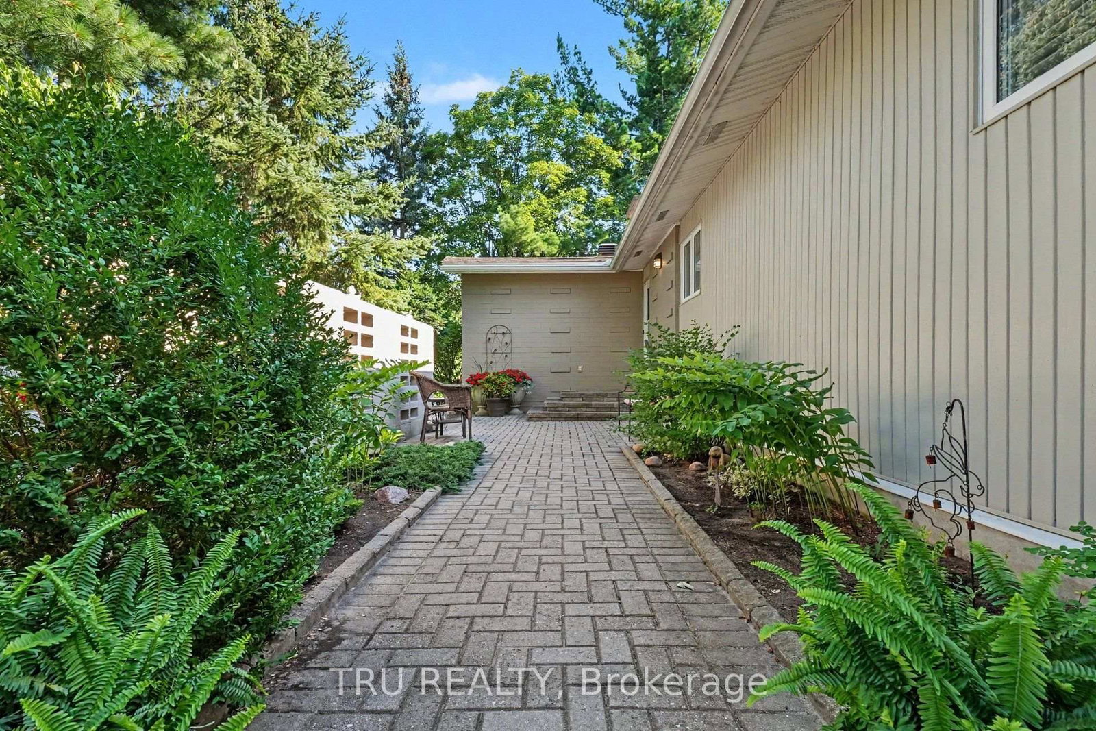 1174 Cameo Drive • Ottawa, ON photo 40