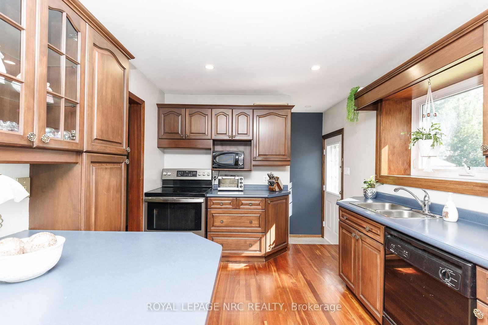 85 Regent Drive • St. Catharines, ON photo 10