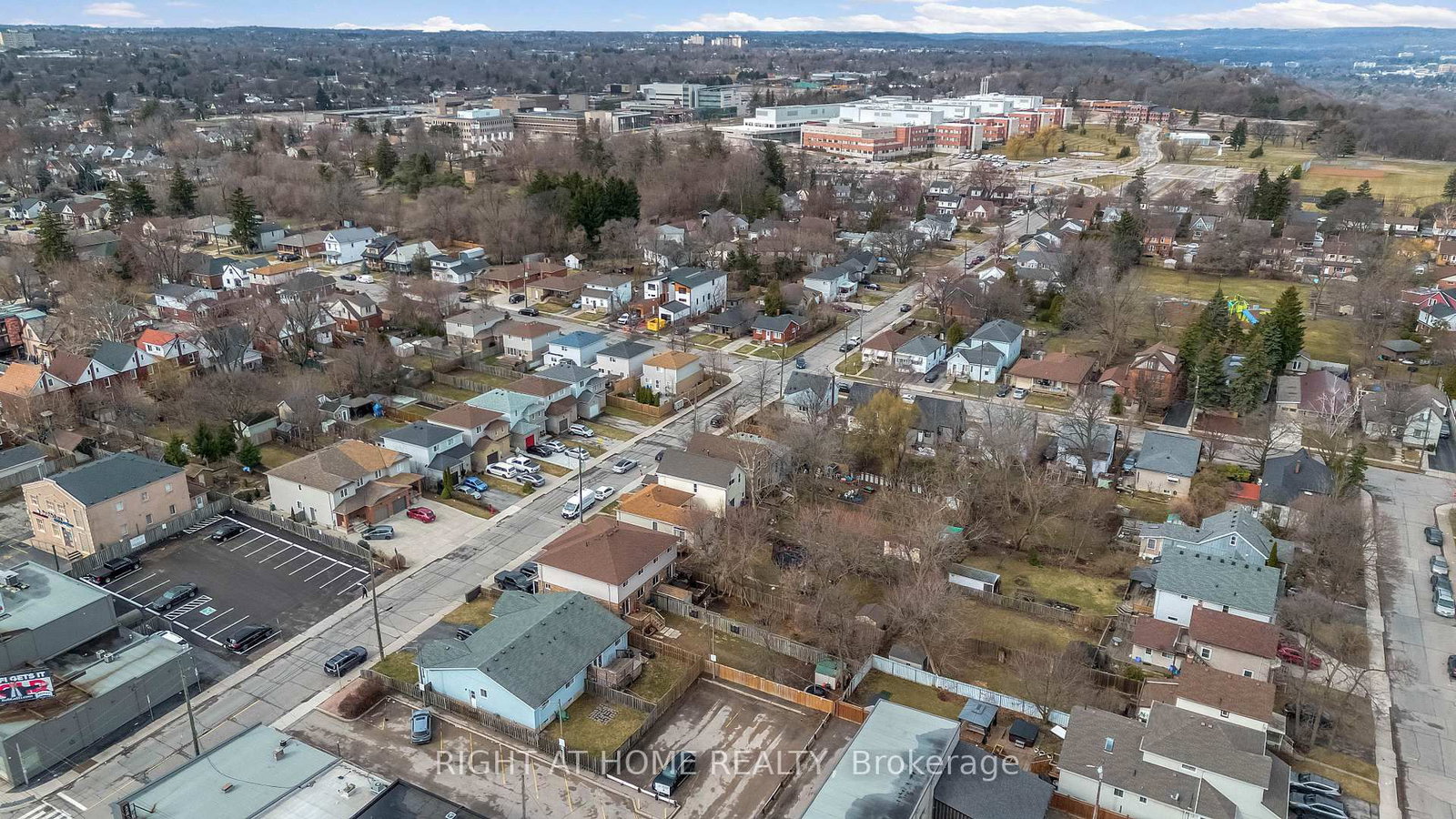 8 Brantdale Avenue • Hamilton, ON photo 29