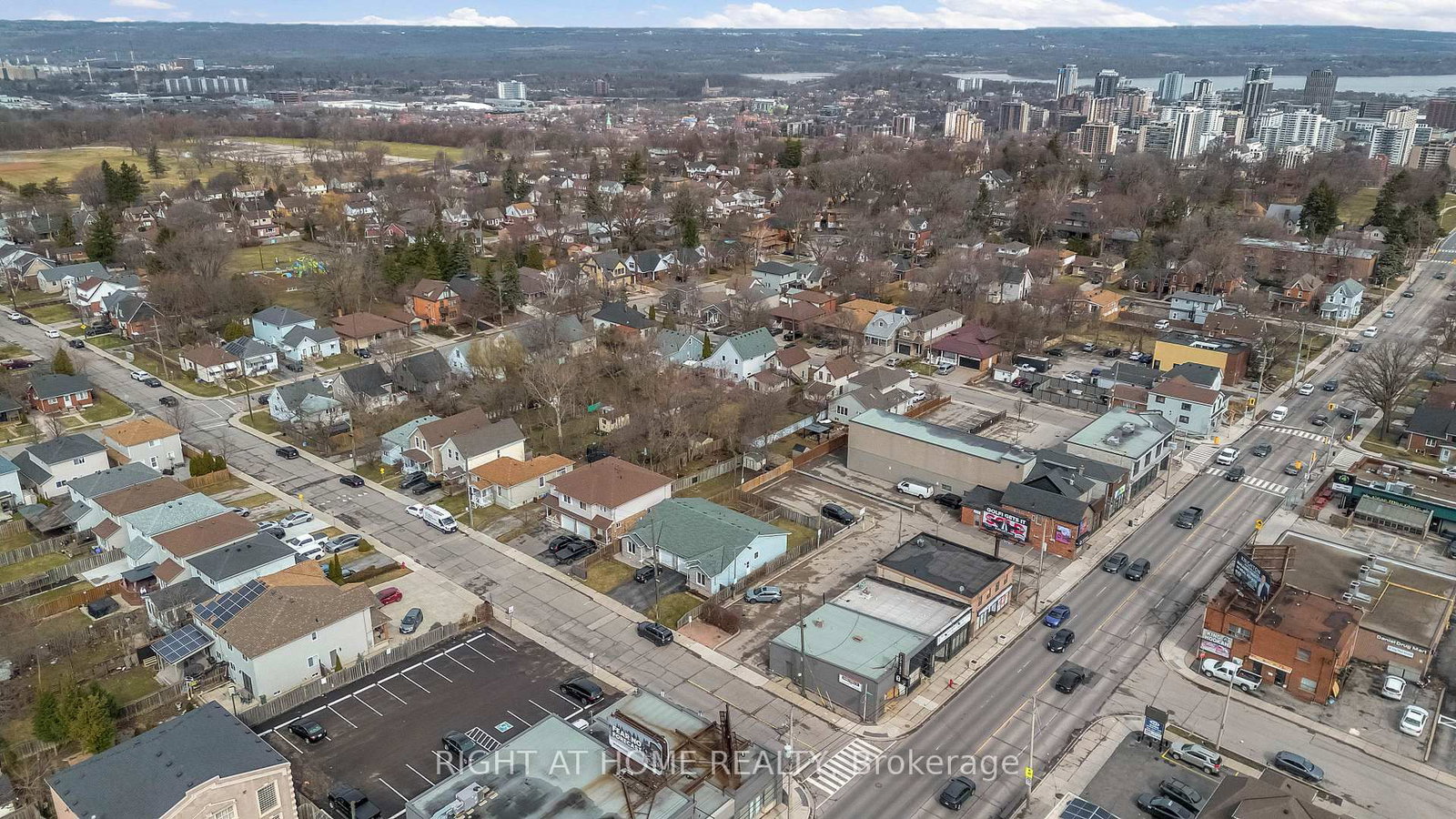 8 Brantdale Avenue • Hamilton, ON photo 30