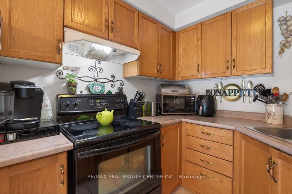 10 Cadham Boulevard • #29 • Hamilton, ON photo 12