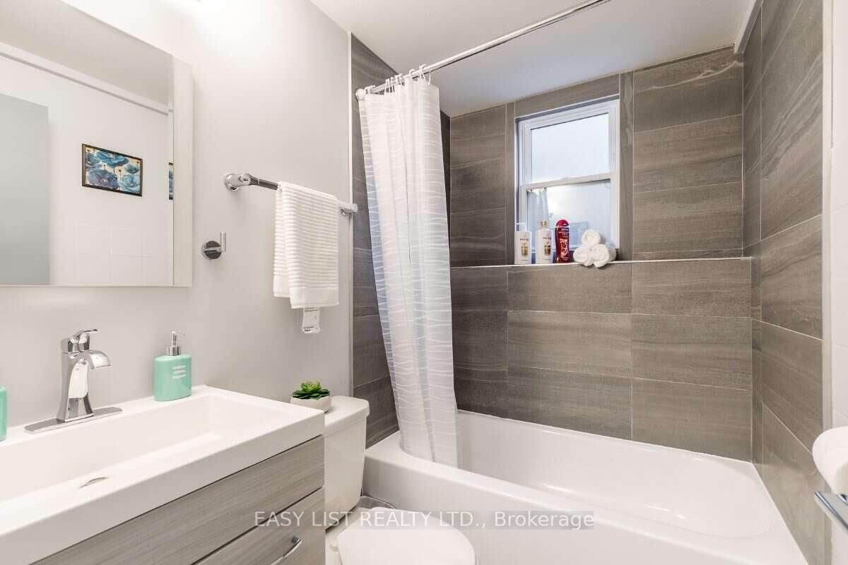 203 Marier Avenue • Ottawa, ON photo 10