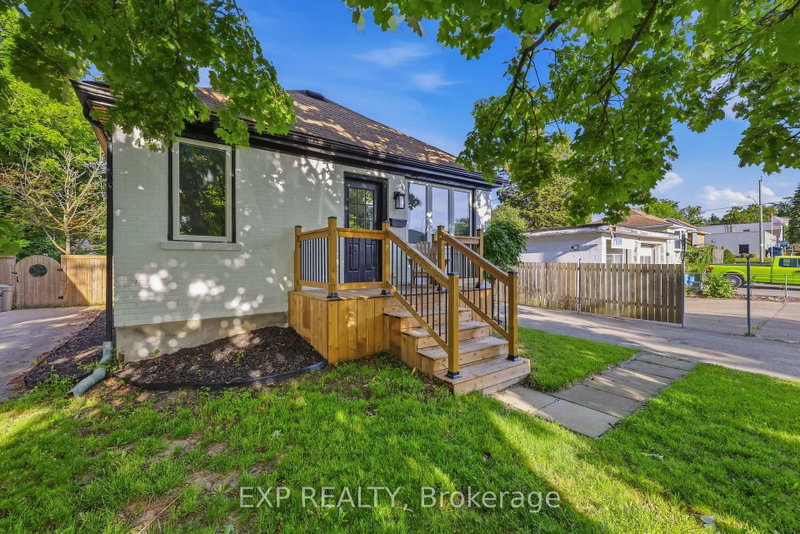 70 Mackay Avenue