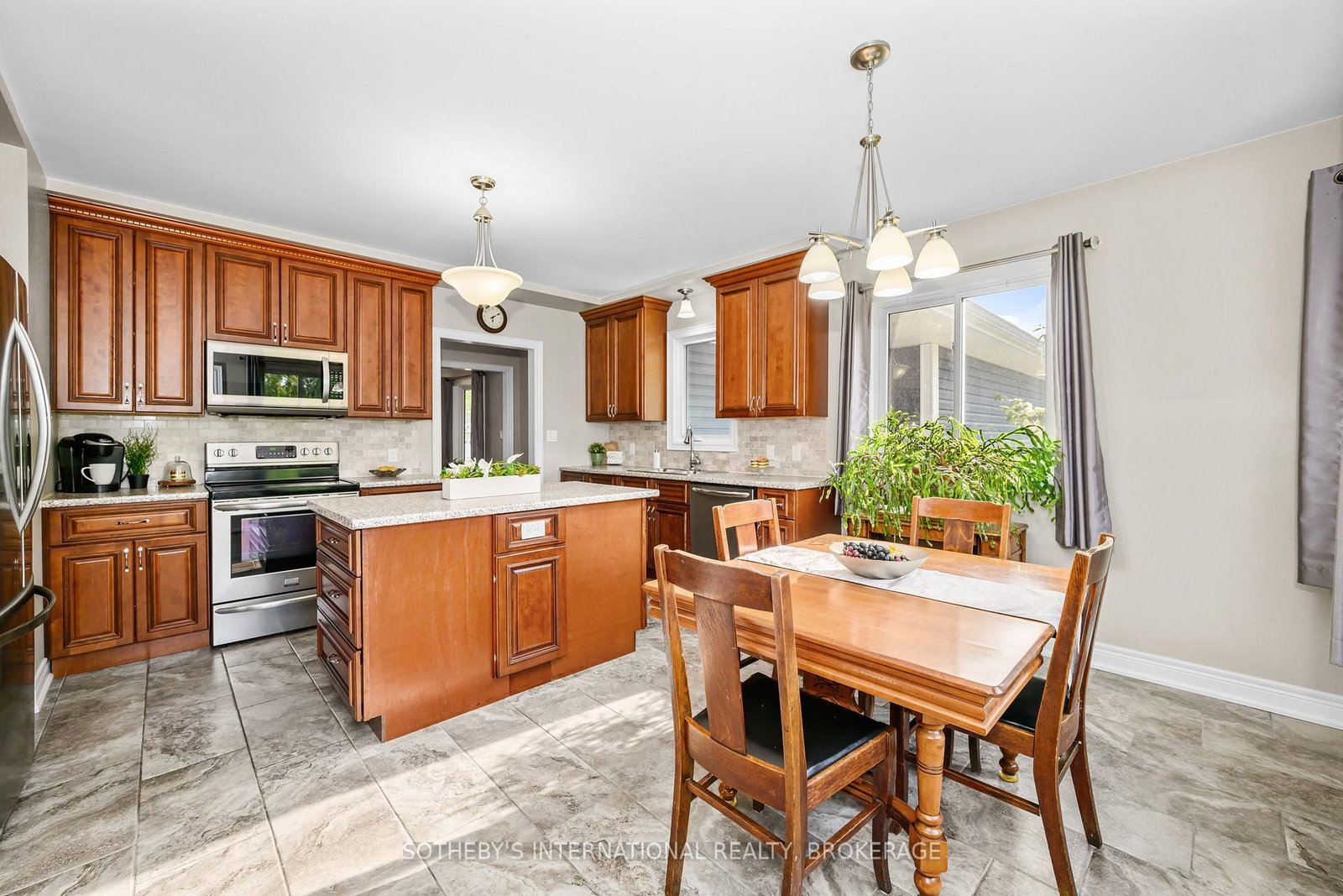880 Edgemere Road • Fort Erie, ON photo 14