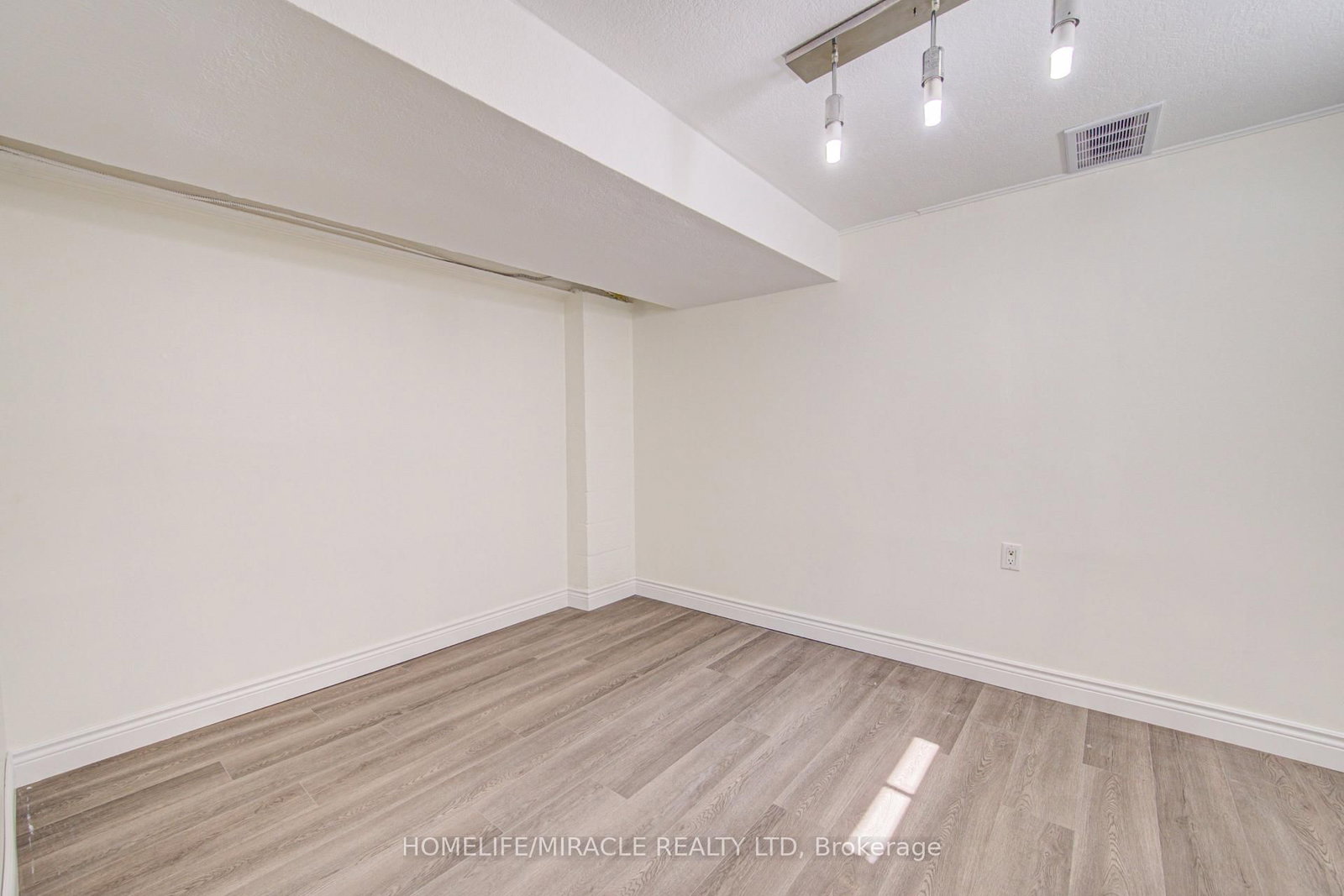 161 Kipling Avenue • Kitchener, ON photo 38
