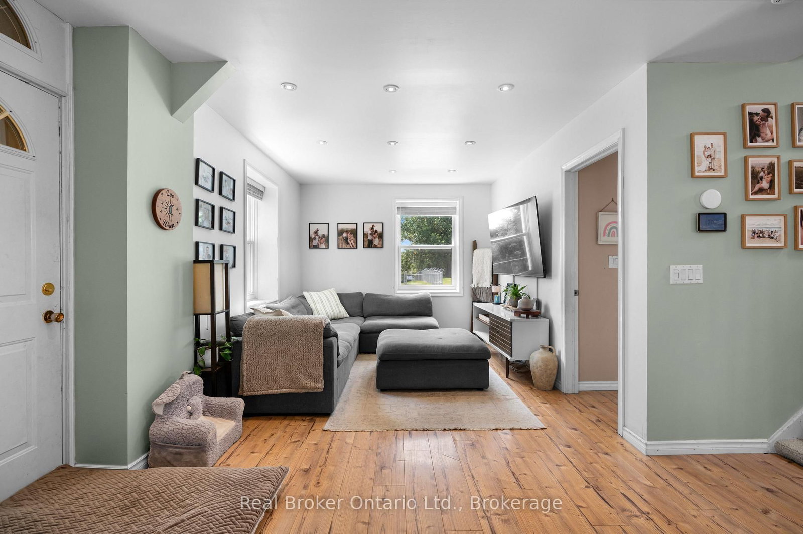 Listing Image 13