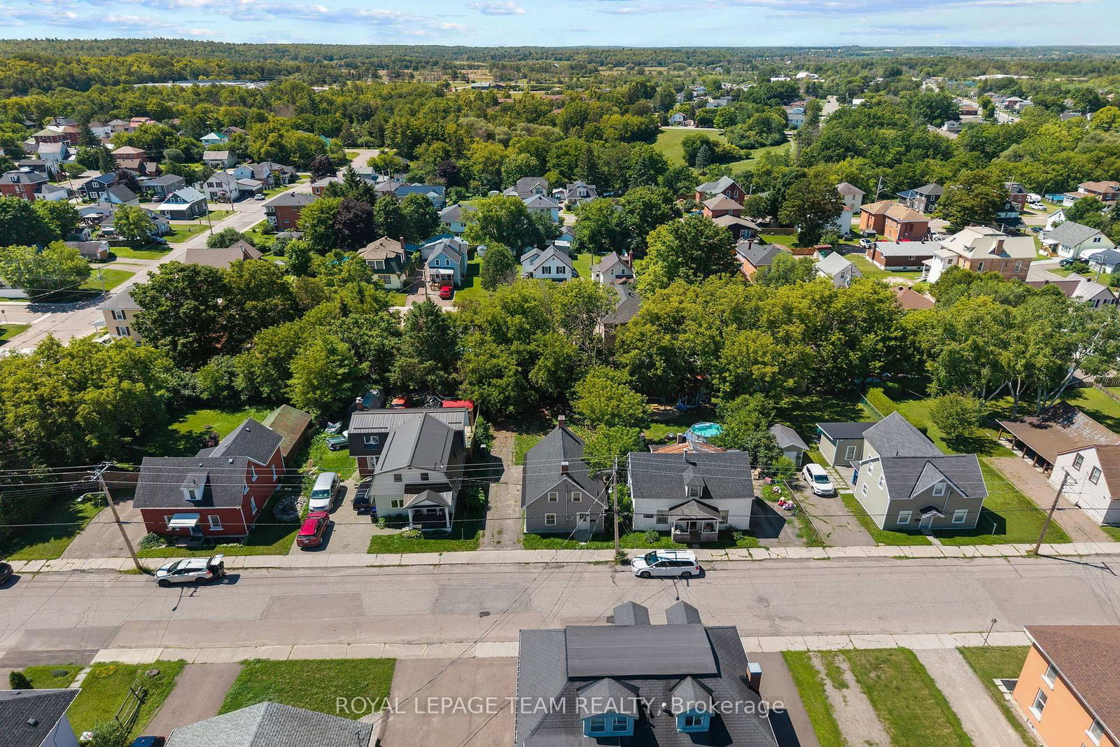 42 Bonnechere Street S • Renfrew, ON photo 4
