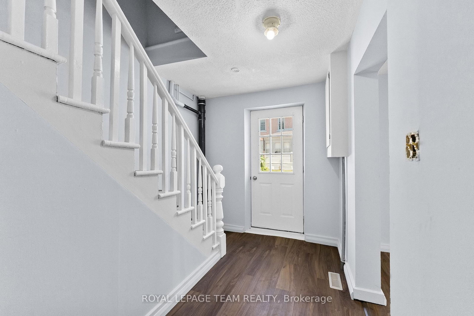 42 Bonnechere Street S • Renfrew, ON photo 6