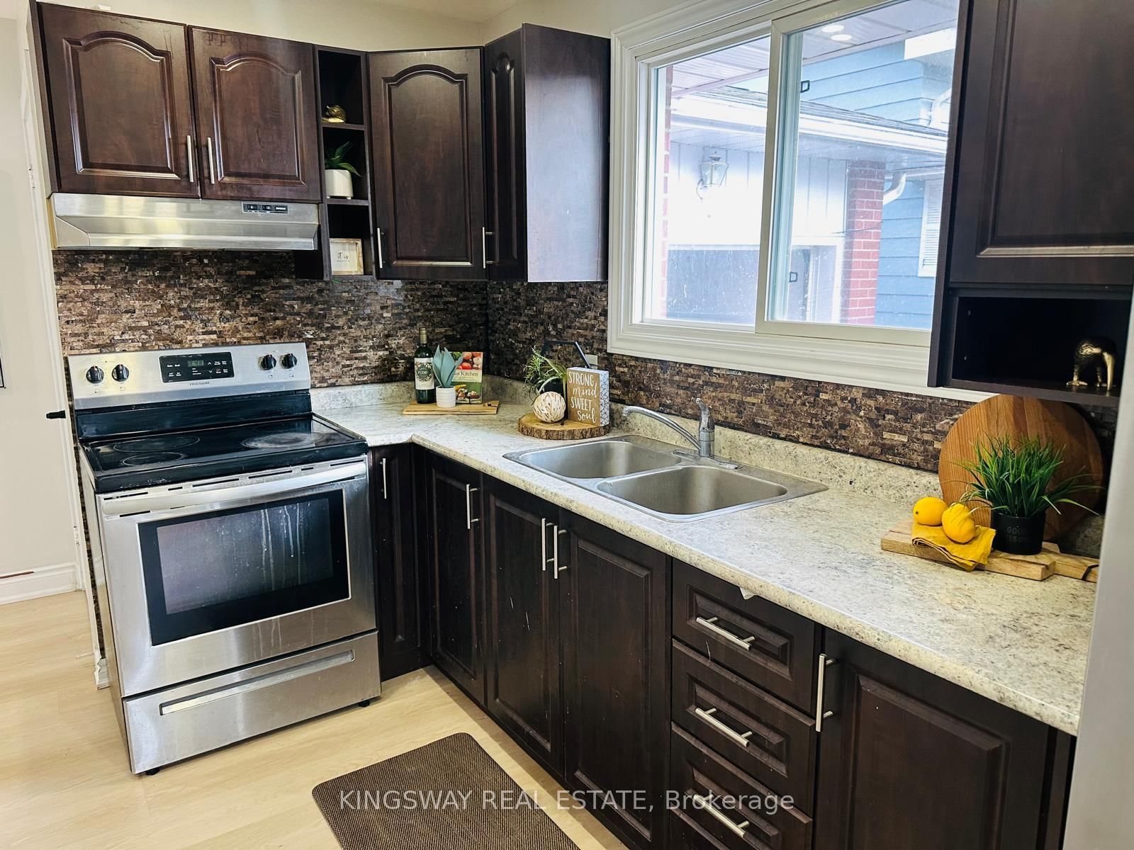35 Silver Aspen Crescent • Kitchener, ON photo 14