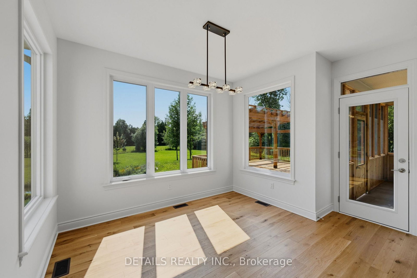 28 Ridingview Crescent • Ottawa, ON photo 16