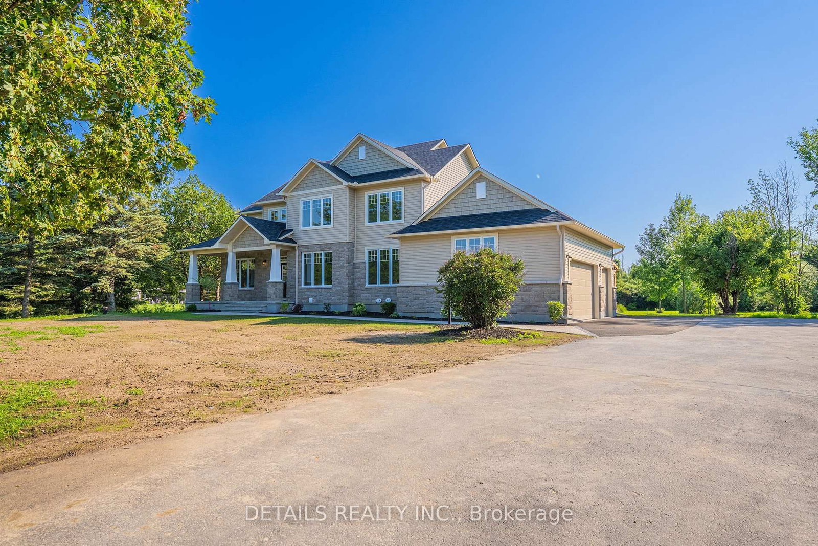 28 Ridingview Crescent • Ottawa, ON photo 3