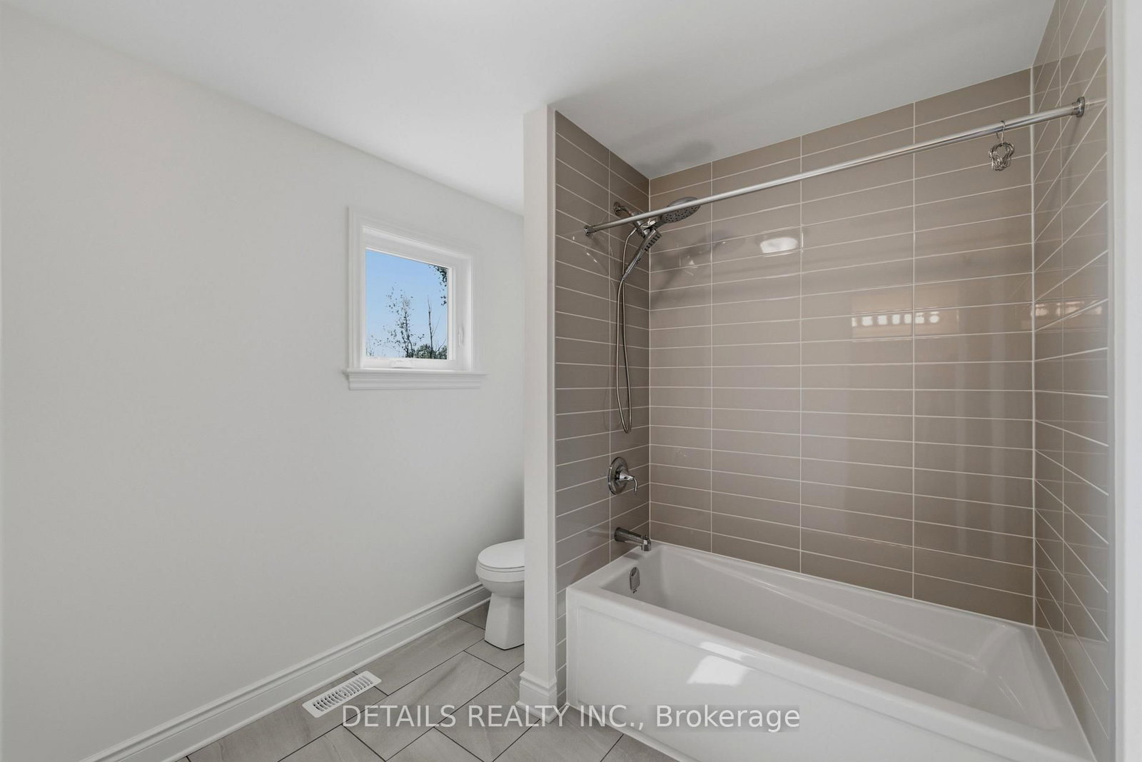 28 Ridingview Crescent • Ottawa, ON photo 40