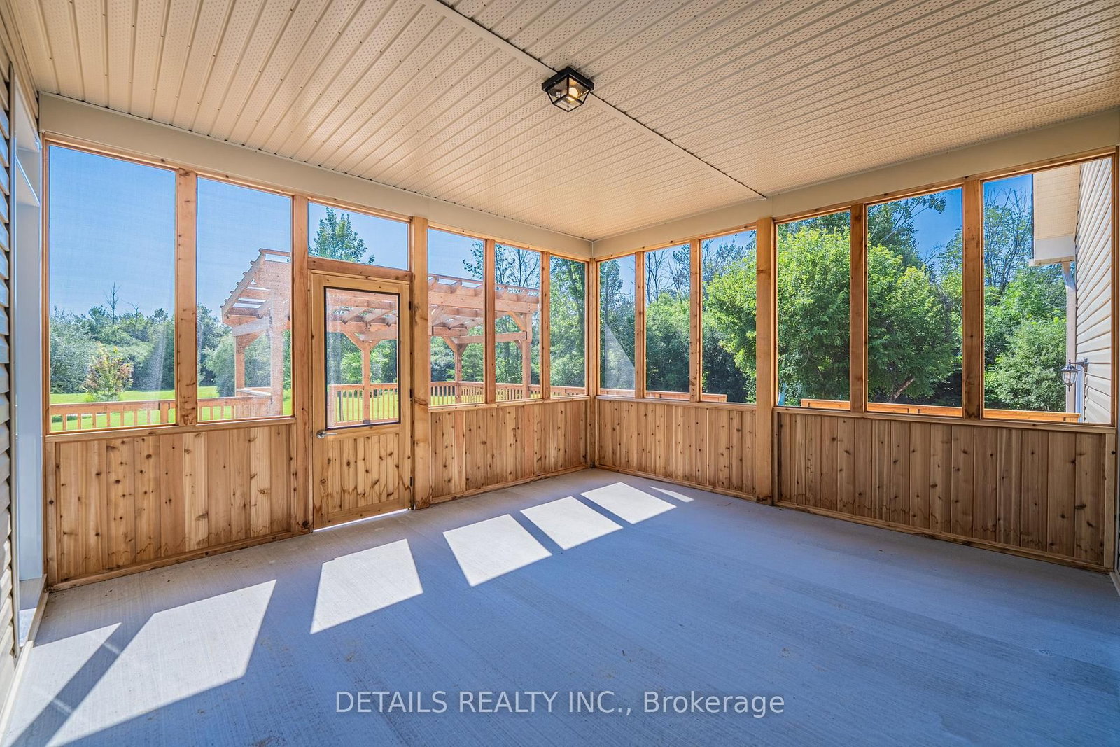 28 Ridingview Crescent • Ottawa, ON photo 44