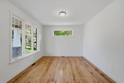 28 Ridingview Crescent • Ottawa, ON photo 6