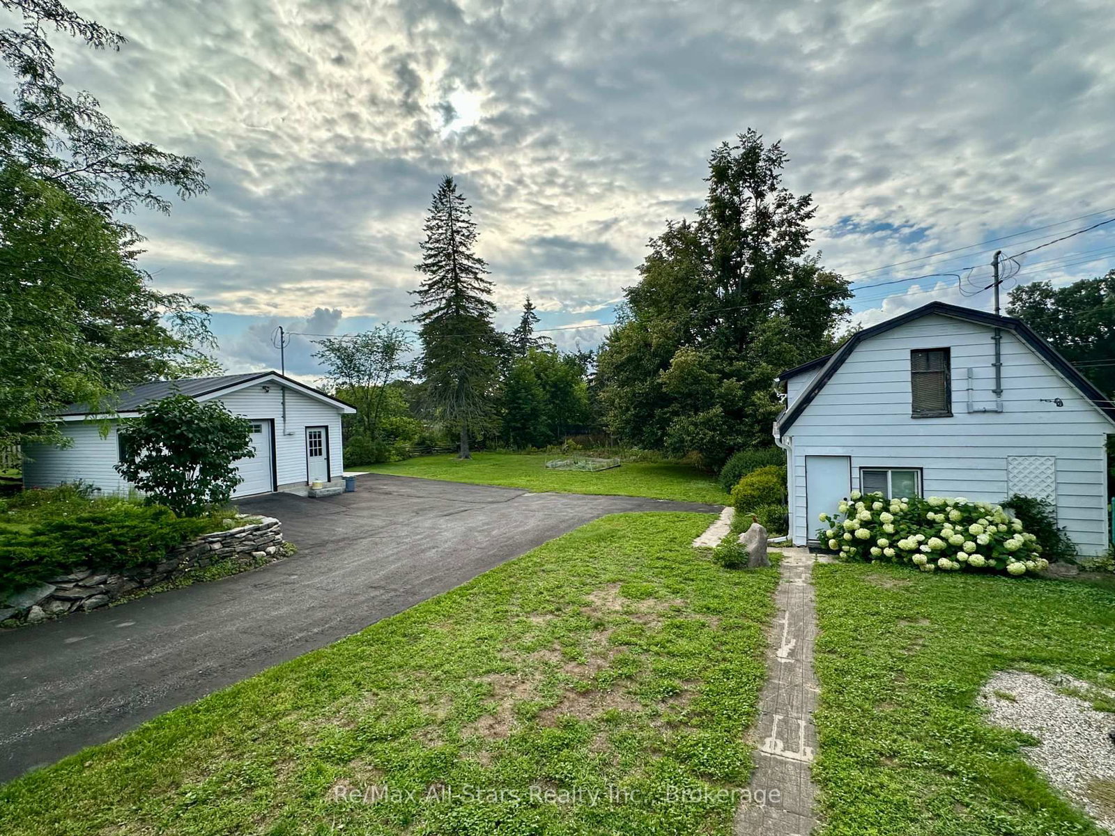 12 North Street • Kawartha Lakes, ON photo 39