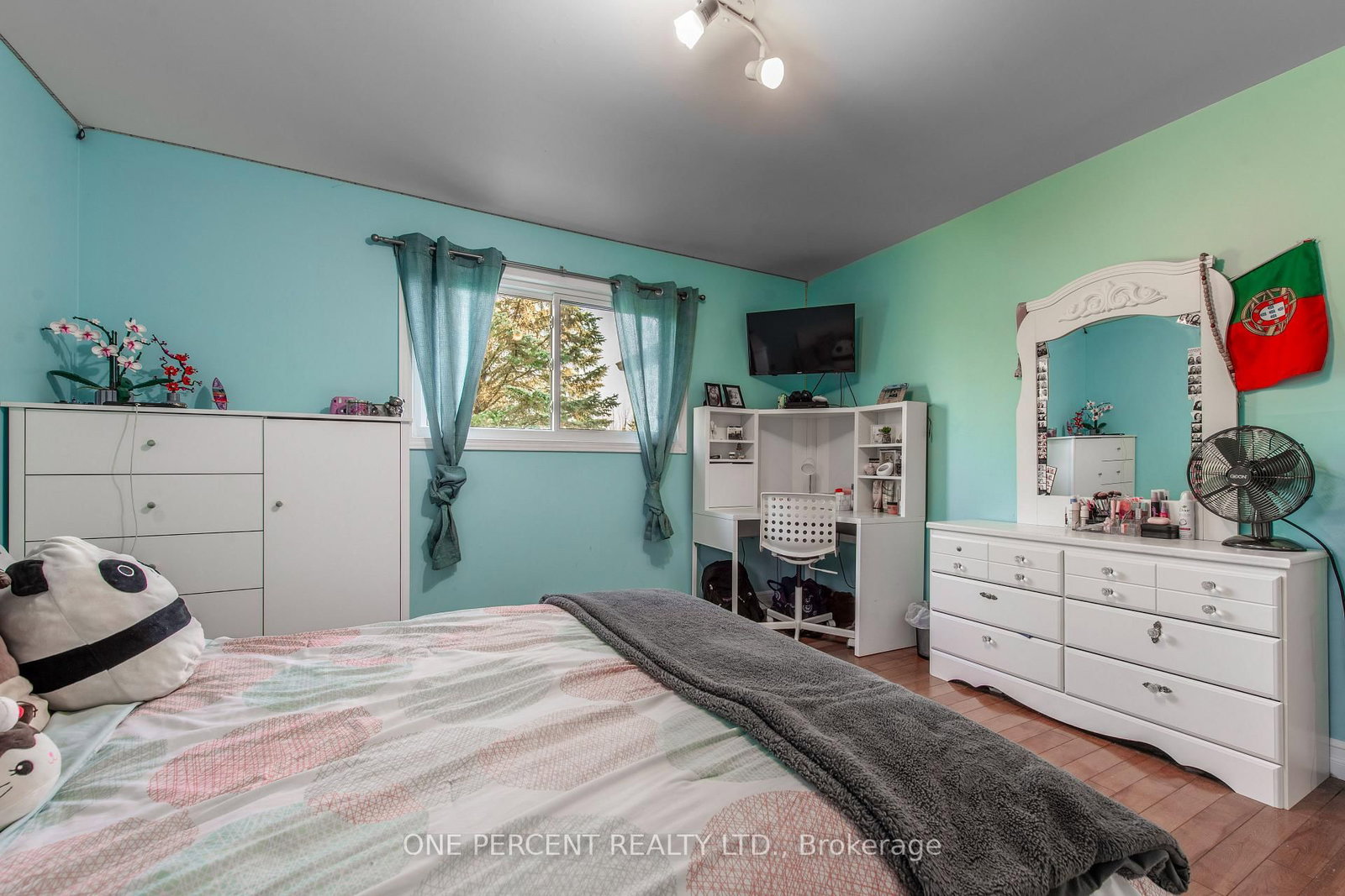 10 Campbell Drive • Mono, ON photo 17