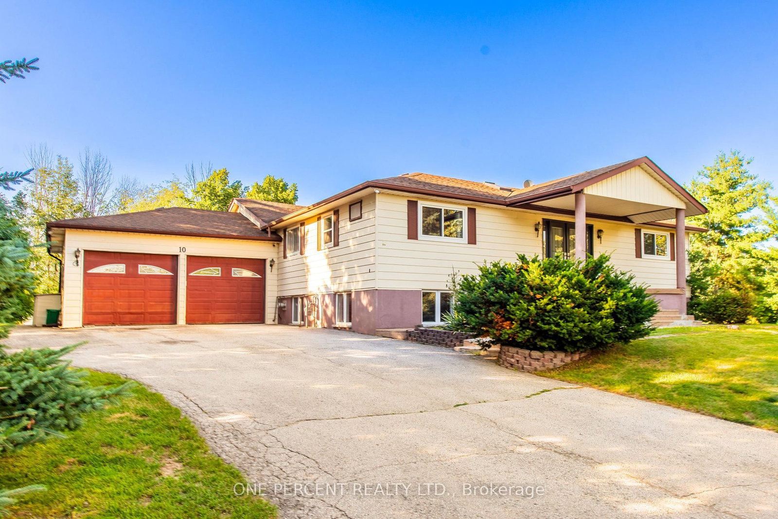 10 Campbell Drive • Mono, ON photo 2