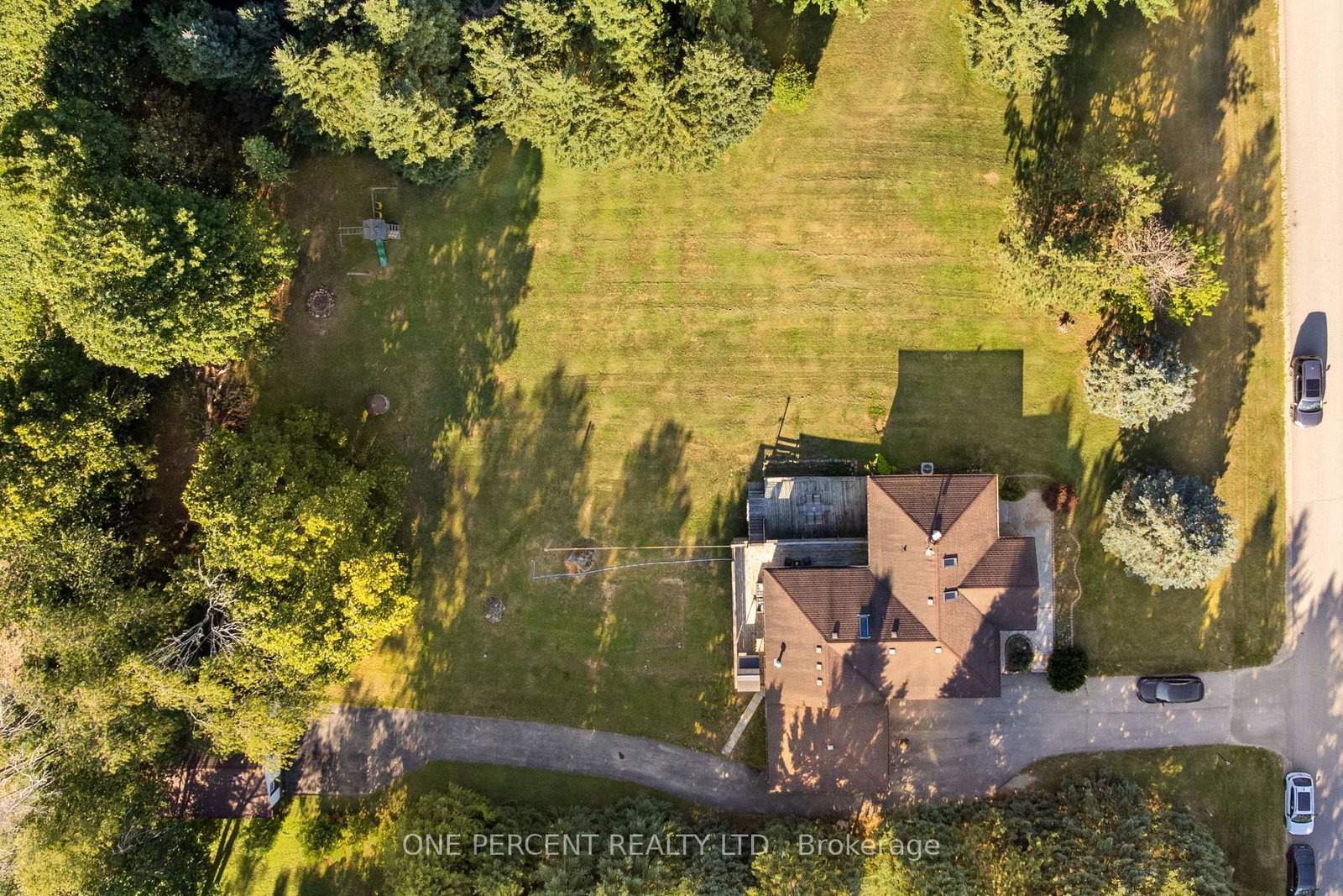 10 Campbell Drive • Mono, ON photo 3