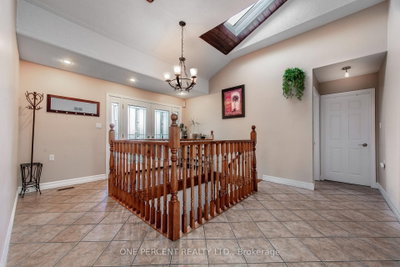 10 Campbell Drive • Mono, ON photo 4