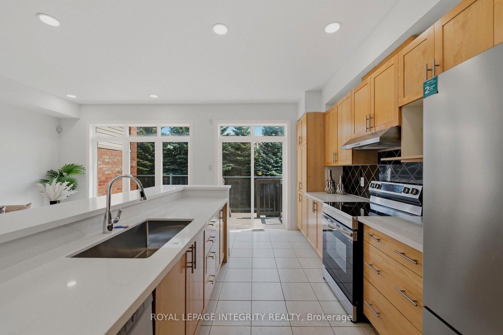 531 REMNOR Avenue • Ottawa, ON photo 17