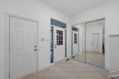 531 REMNOR Avenue • Ottawa, ON photo 4