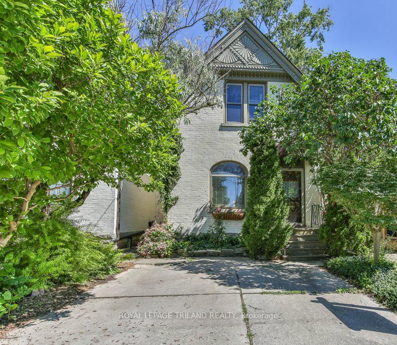 38 BYRON Avenue E