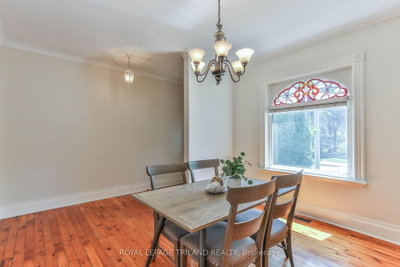 38 BYRON Avenue E • London South, ON photo 9