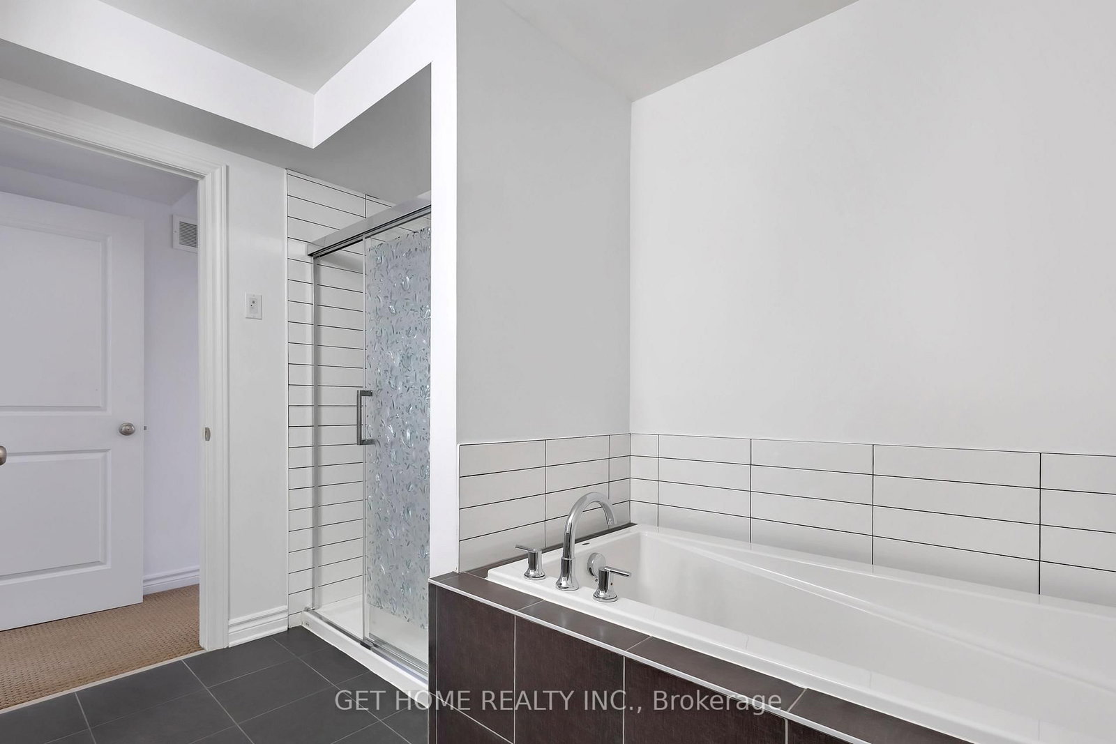 39 Hermes Avenue • Ottawa, ON photo 25