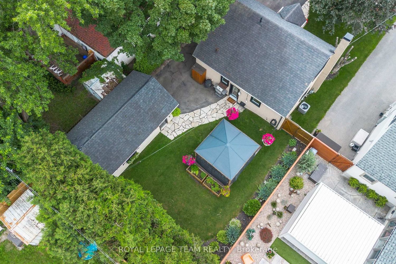 185 Camelia Avenue • Ottawa, ON photo 34