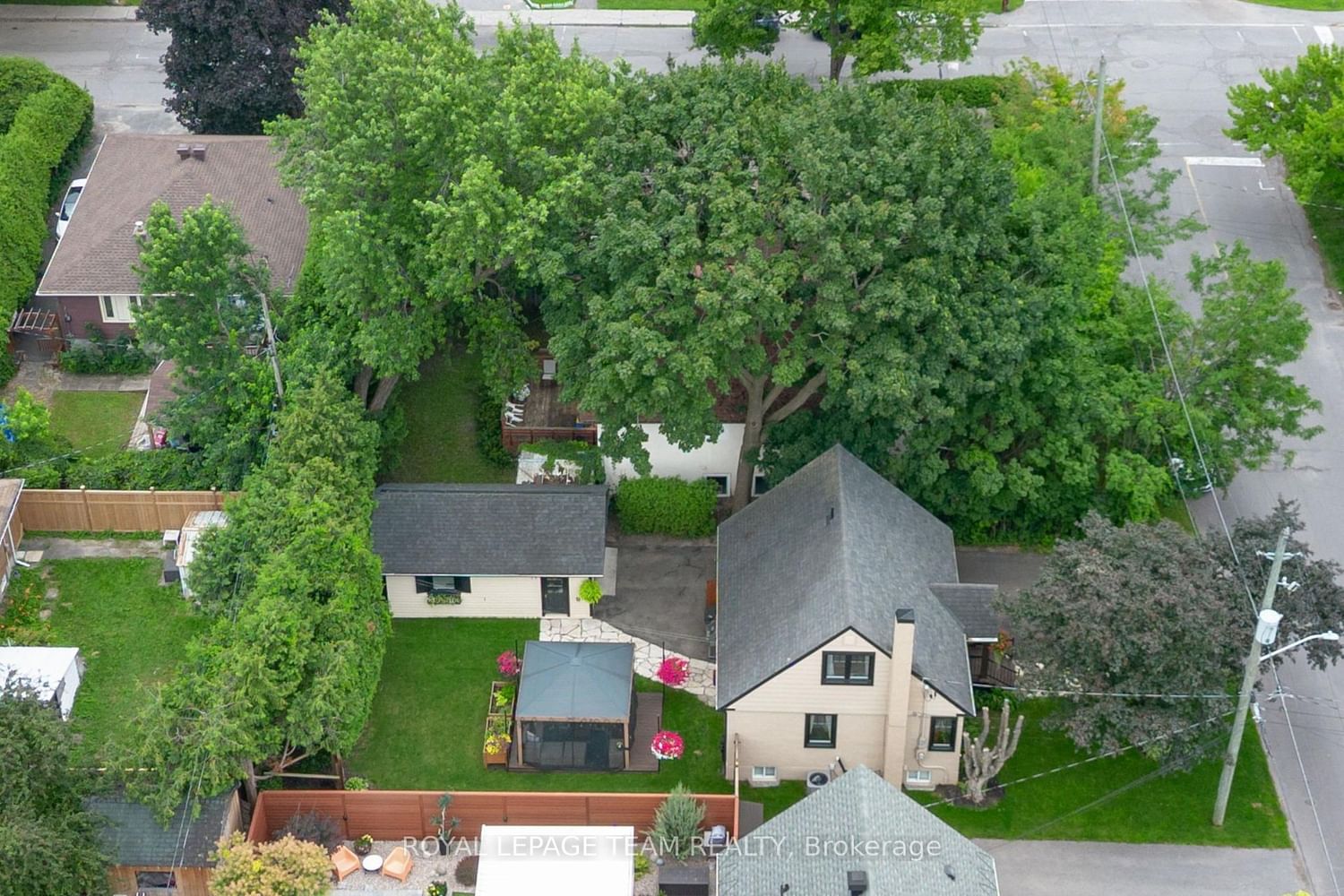 185 Camelia Avenue • Ottawa, ON photo 35