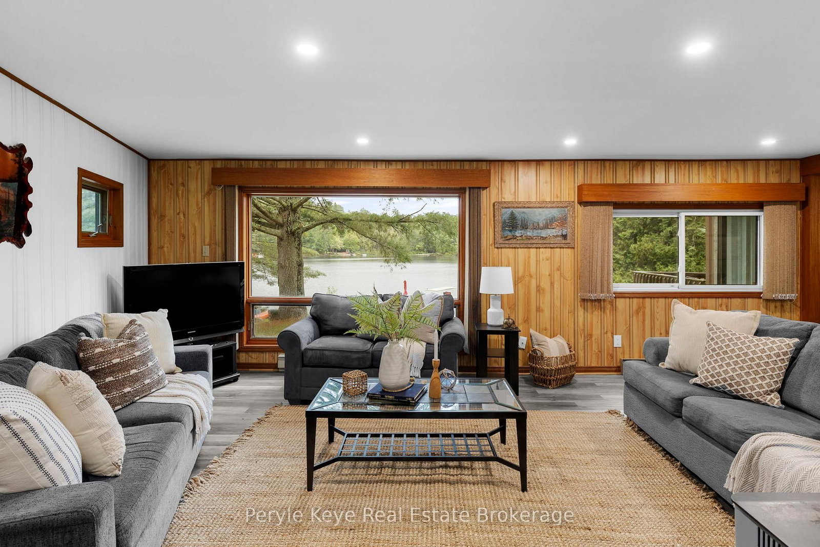 1025 & 1027 Big Island Road • Bracebridge, ON photo 8